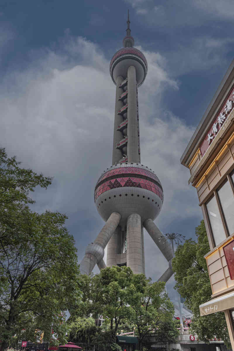 China - Shanghái 014 - distrito de Pudong - torre Perla Oriental.jpg